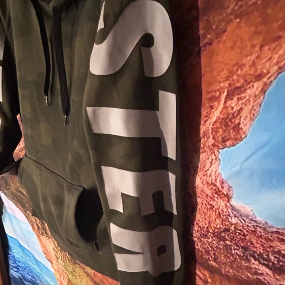 Hollister Print Logo Camo Hoodie Sweatshirt - Picture 6 of 14